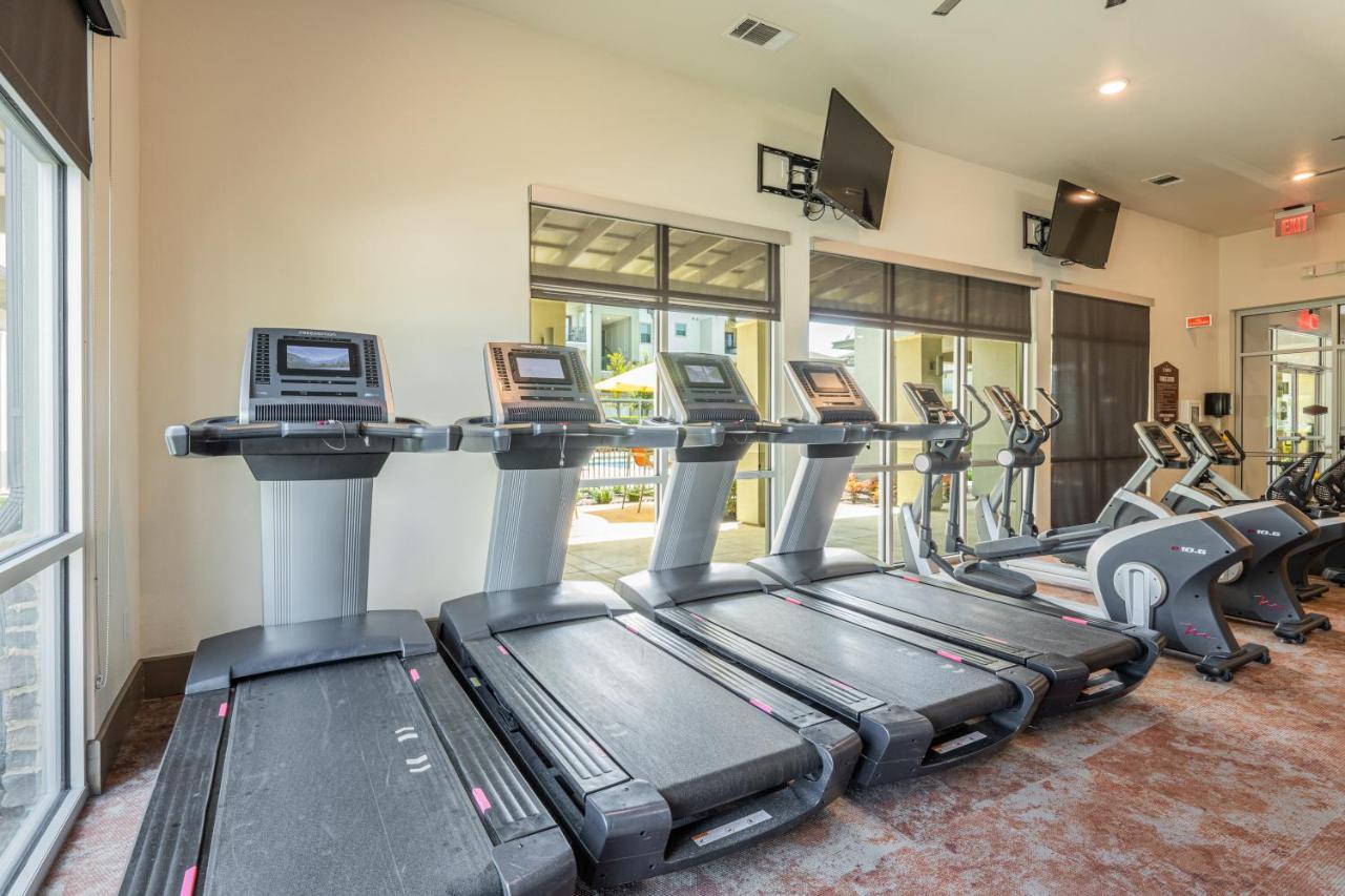 Luxe 3B/2B Getaway - Pool, Gym, Parking, Pet Wash Apartamento Leander Exterior foto