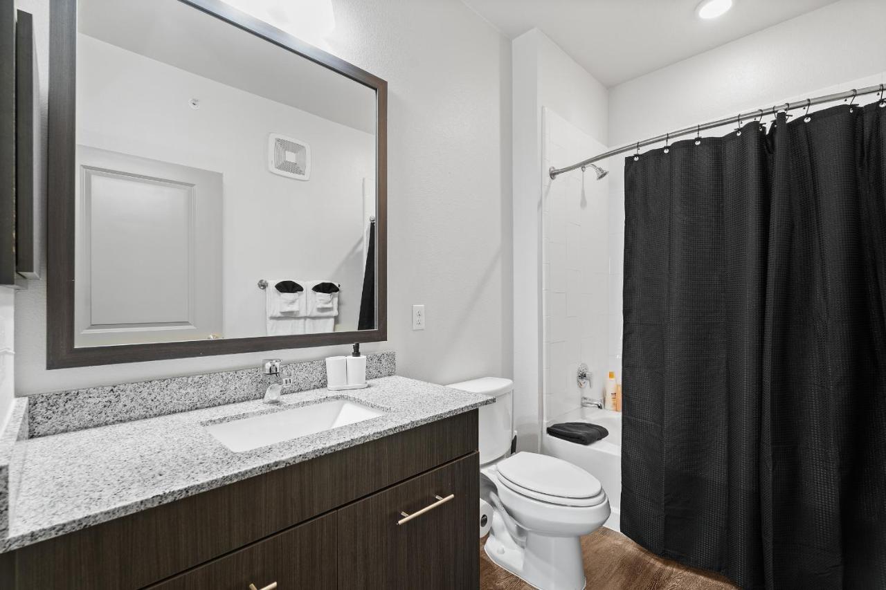 Luxe 3B/2B Getaway - Pool, Gym, Parking, Pet Wash Apartamento Leander Exterior foto