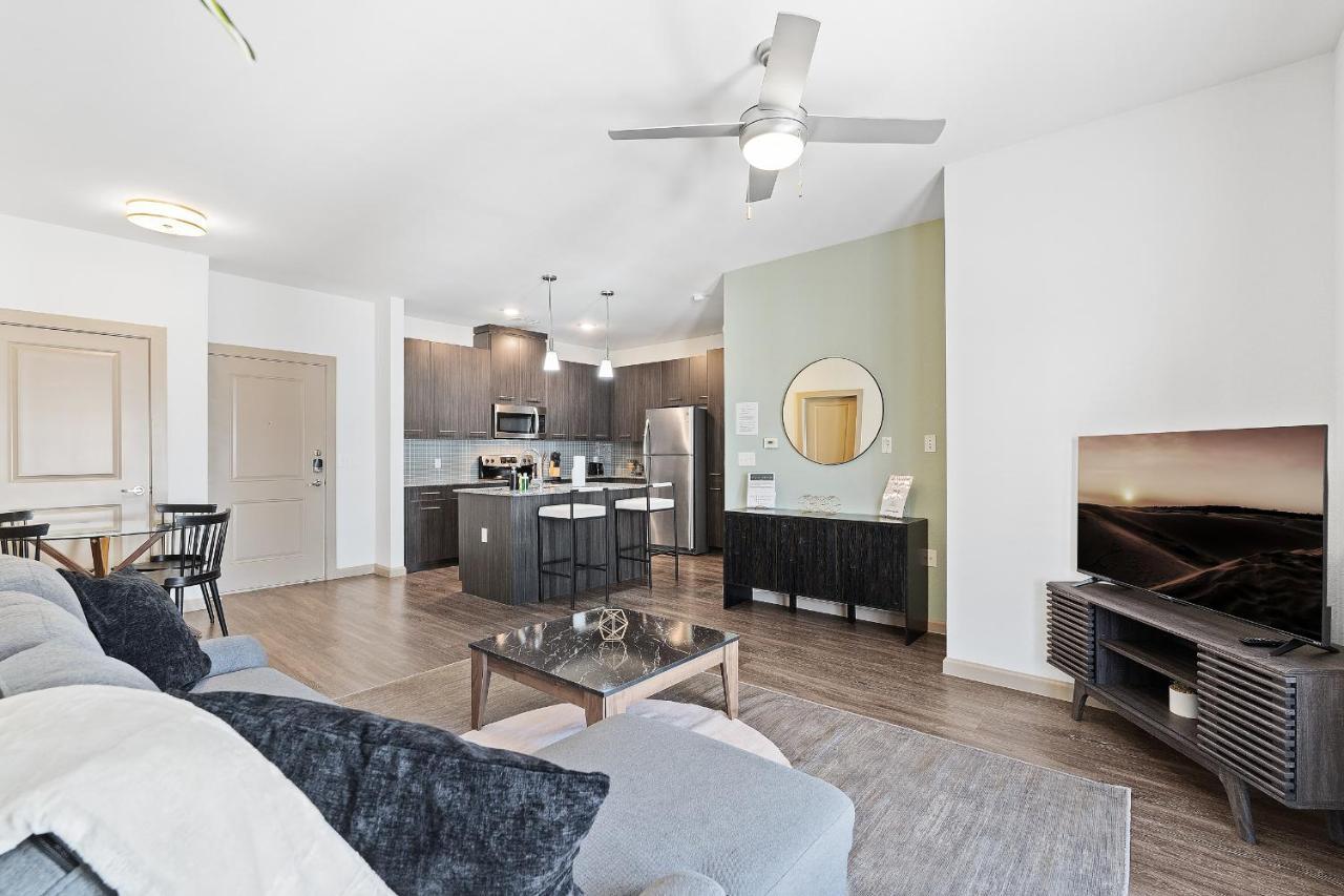Luxe 3B/2B Getaway - Pool, Gym, Parking, Pet Wash Apartamento Leander Exterior foto
