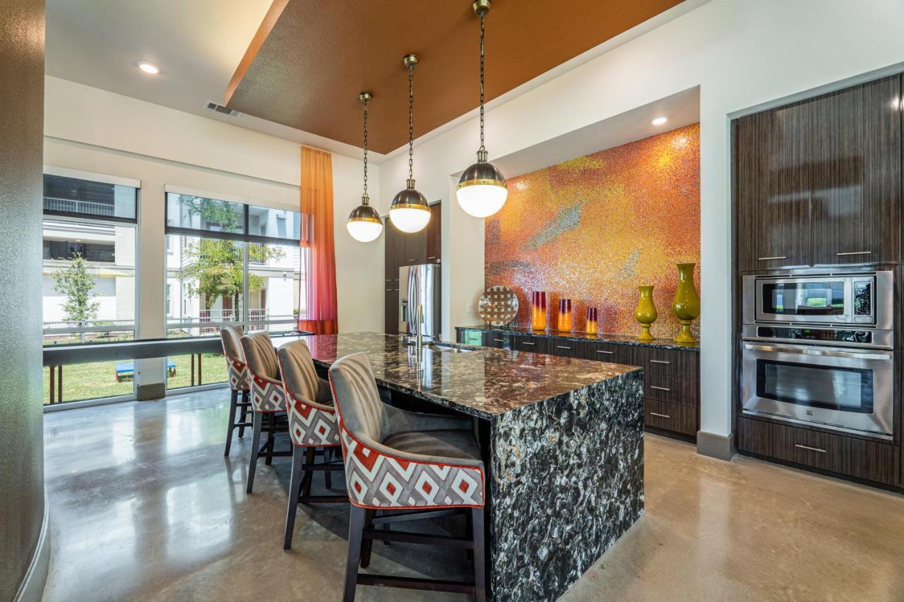 Luxe 3B/2B Getaway - Pool, Gym, Parking, Pet Wash Apartamento Leander Exterior foto
