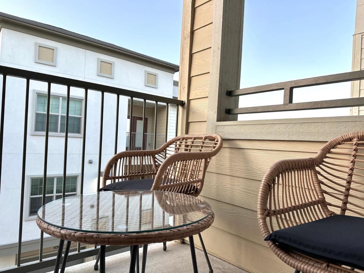 Luxe 3B/2B Getaway - Pool, Gym, Parking, Pet Wash Apartamento Leander Exterior foto